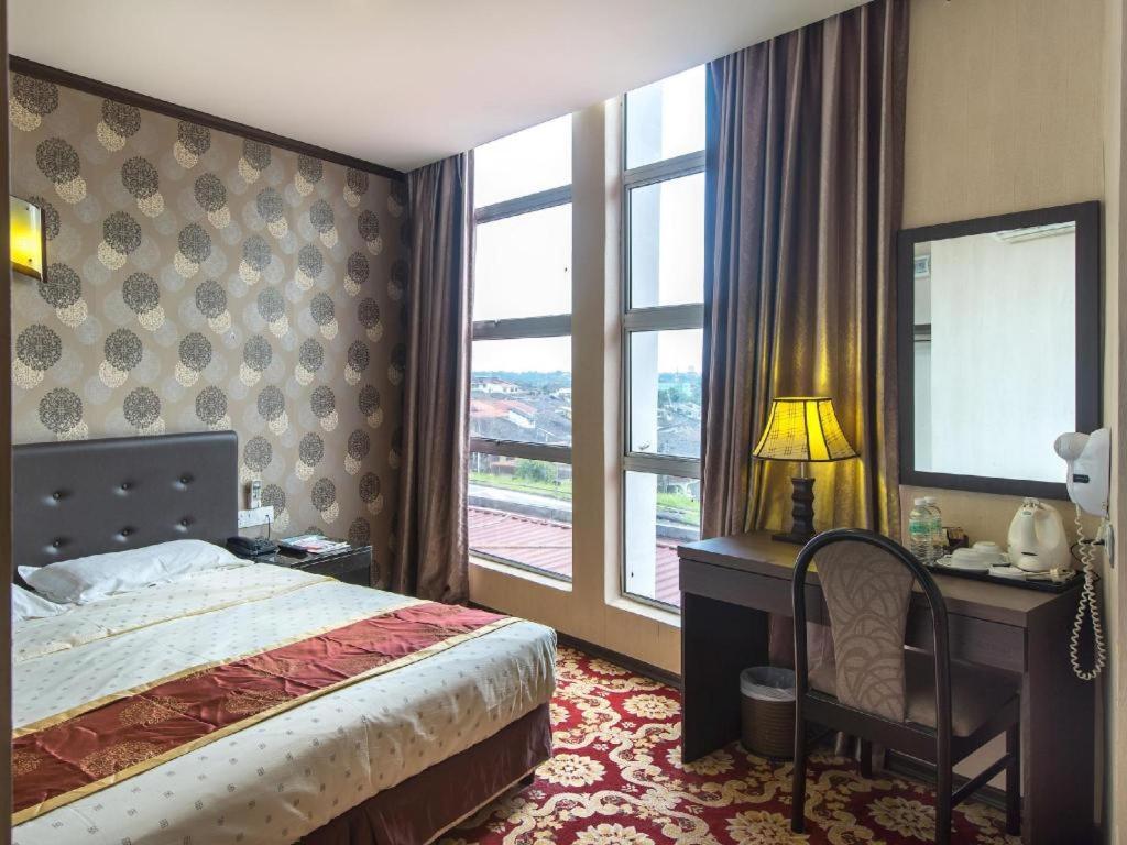 Hotel S Bee 3*