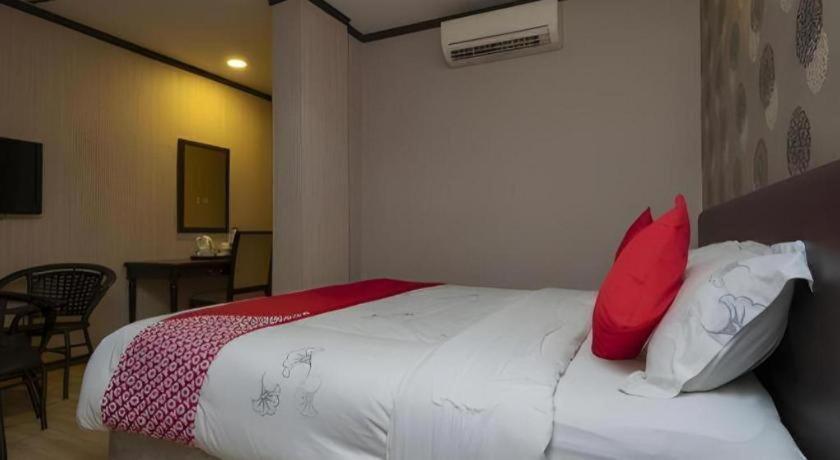 Hotel S Bee