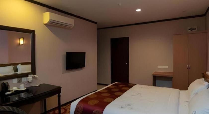 Hotel S Bee 3*
