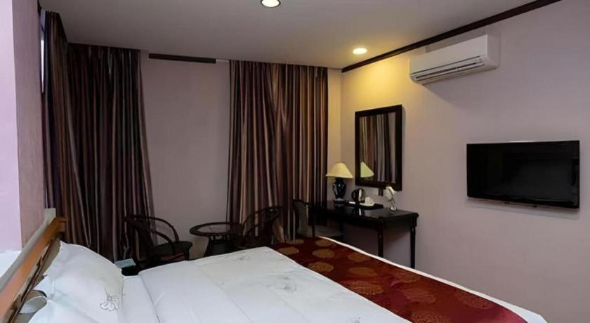 S Bee 3* Johor Bahru