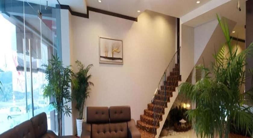 Hotel S Bee