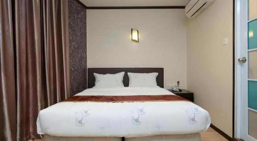 Hotel S Bee 3*